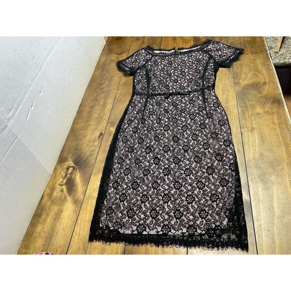 St. John - Black Lace W/ Pink Lining Short Sleeve Cocktail Dress Sz 4 - Picture 1 of 12